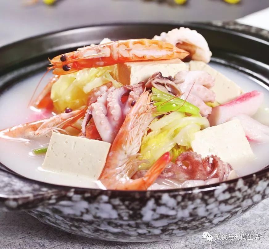 渔家白菜烧豆腐,可以满足人体多种营养需求,简