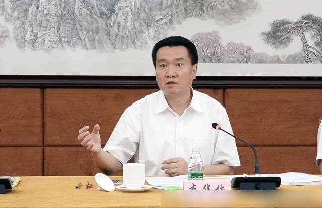 老政法被秒杀三个月后 省委这位老人履新