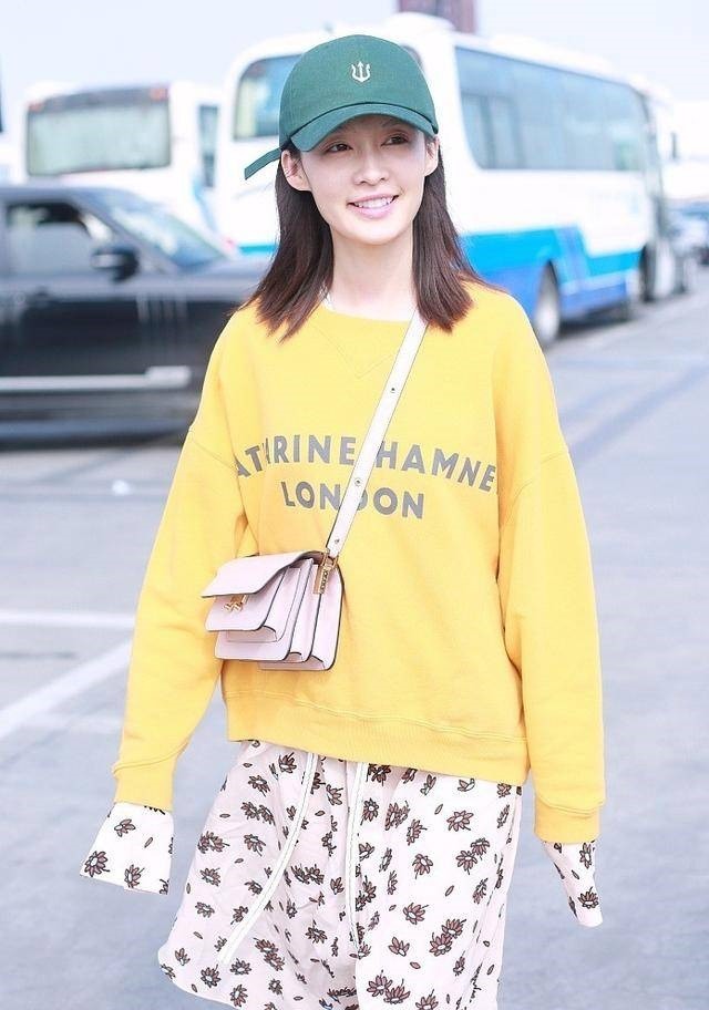 看了李沁私服穿搭,终于知道什么是温柔清新,学