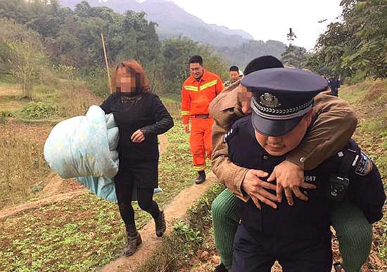 男子跳河自杀,因为河水太凉,产生求生欲又爬上岸!