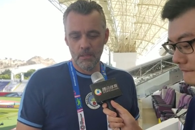 老外解说完美读对中国球员姓名 称最熟悉郑智