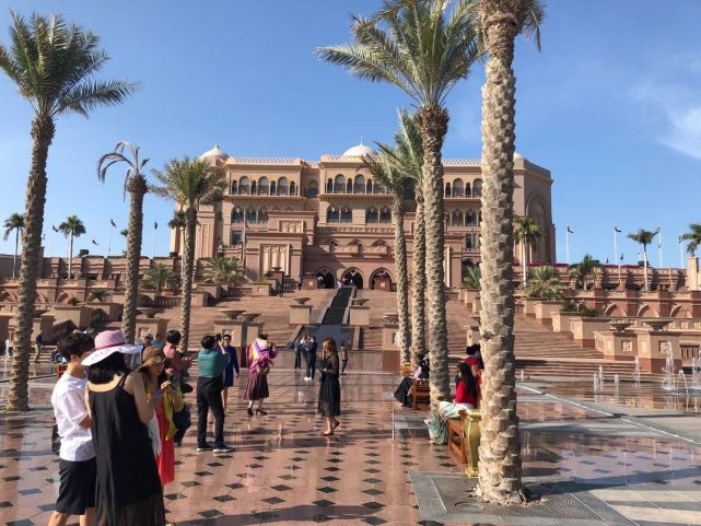 天津市足协暂时接管权健俱乐部 正在寻找新投