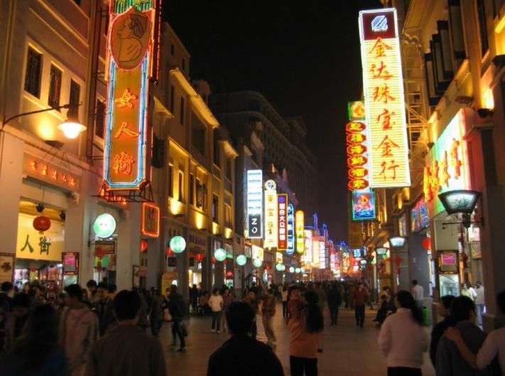 广州最有名的两条步行街,是游客的必到之处,你