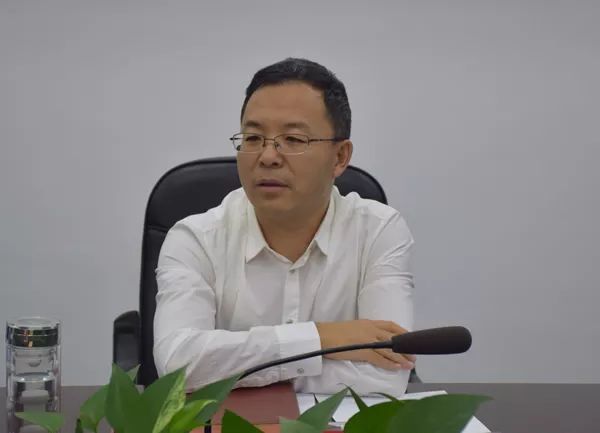 时间如梭,太阳请不要晒黑我了,请晒黑母亲的白发吧