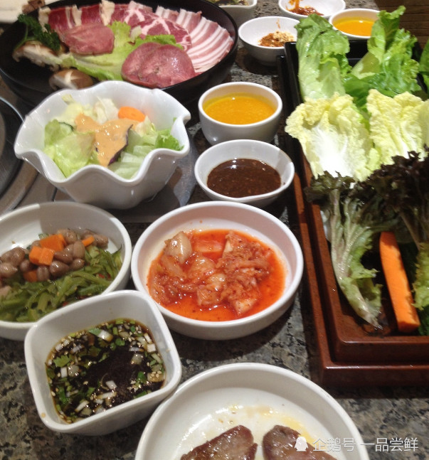 韩国人评价中国美食,炮轰太油腻引众怒,网友:回