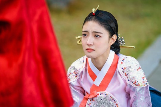 《双面君王》李世英变身温和的领袖风范,外柔