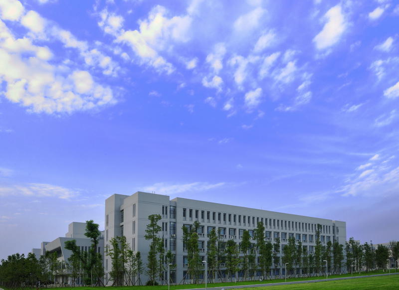 其中北京邮电大学和西安电子科技大学是211高校,电子科技大学是985