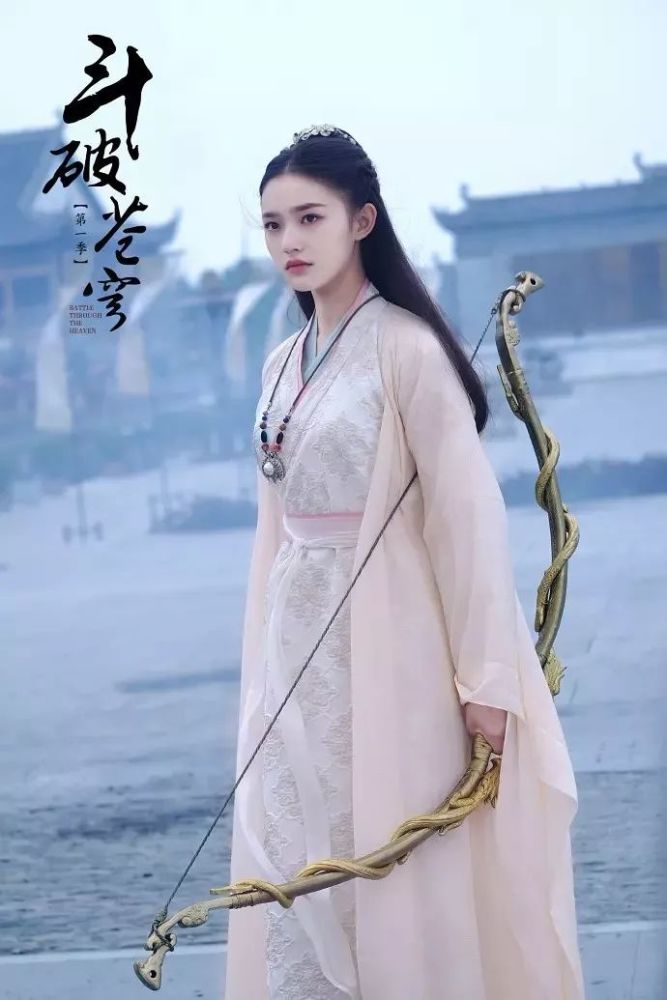 迪丽热巴颜值吊打四美女美女,成为华人第一美乳巨色千年图片