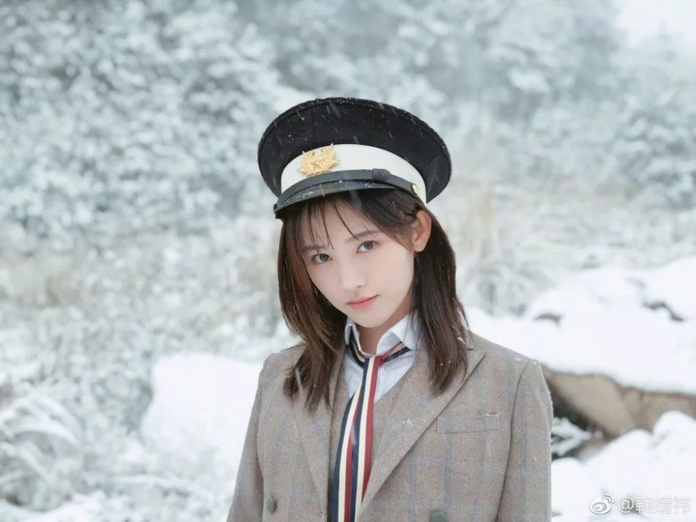 迪丽热巴颜值吊打四华人美女,成为千年第一美的被美女缚图片