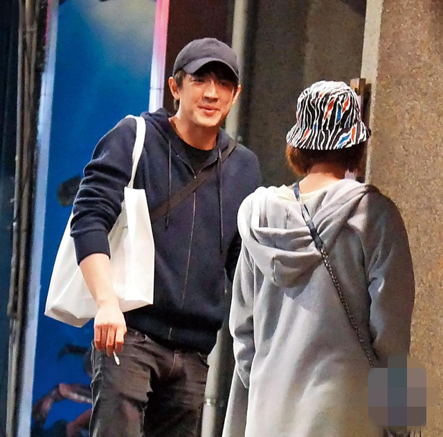 台媒曝林更新带新女友同游台北,和王丽坤分手