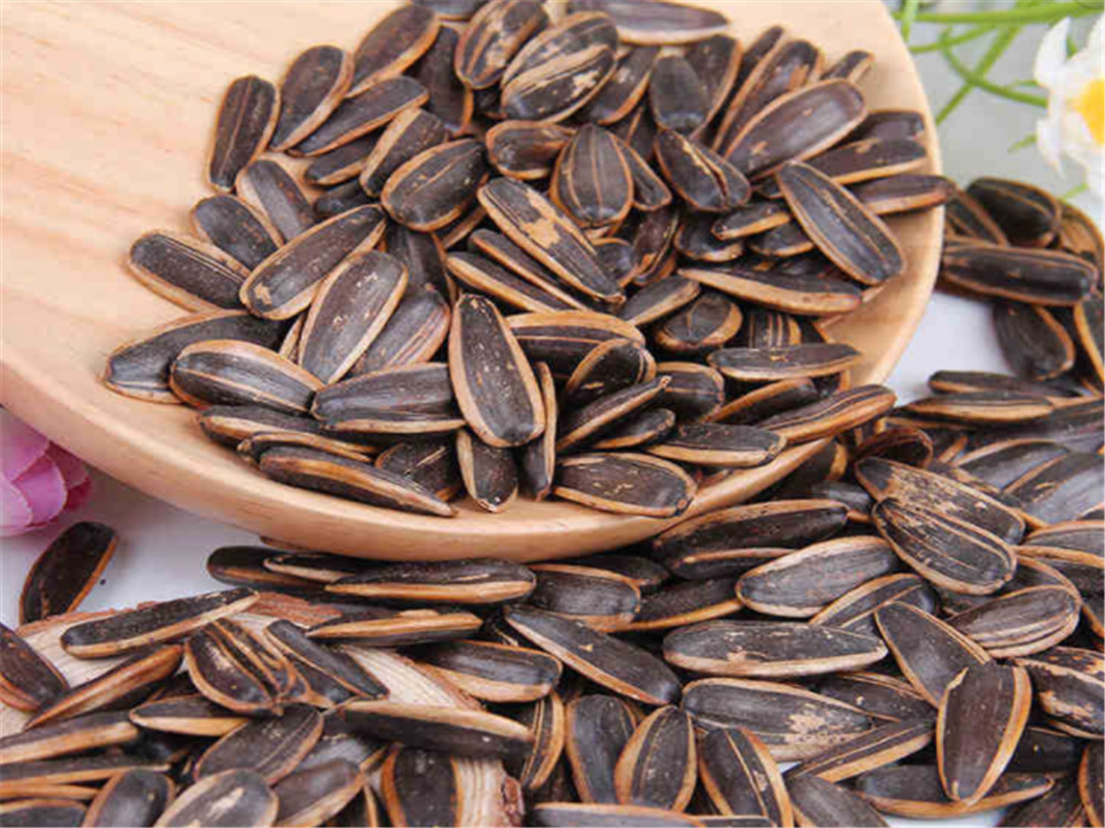 2岁男童吃瓜子不吐皮,因排便困难就医,医生徒