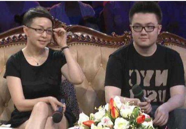 的婚姻了,当时两人的婚姻仅维持了七年之久,而且还生下一个儿子叫巴图