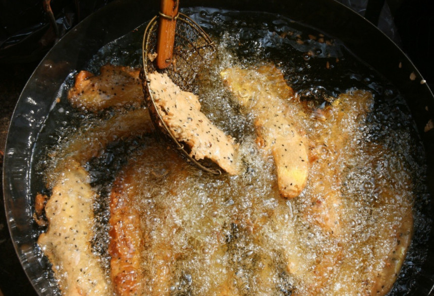 泡面成公认垃圾食品,可这4食物危害要大得多,