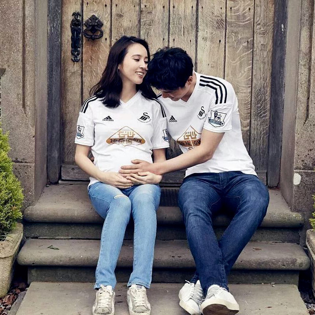 一个拯救韩国足球的女人:顶级女演员 甘愿为寄