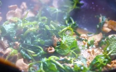 孩子感冒老咳嗽,别慌!猪肉加它炒一炒,快速止