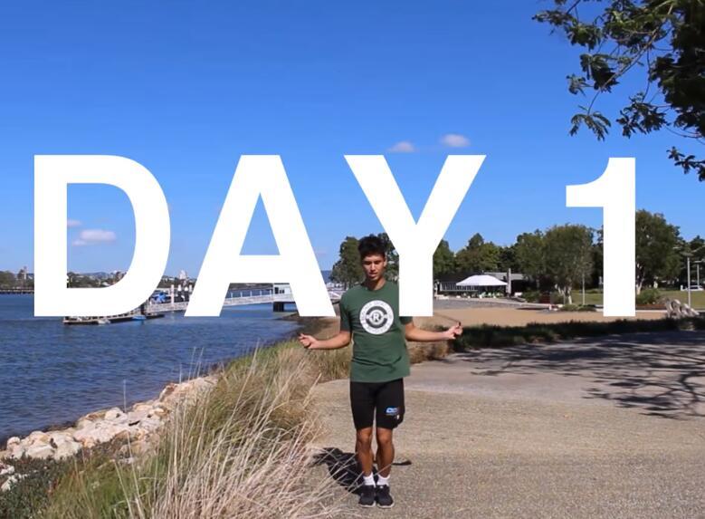 足球运动小伙,每天1000次跳绳,一个月后,小腿移