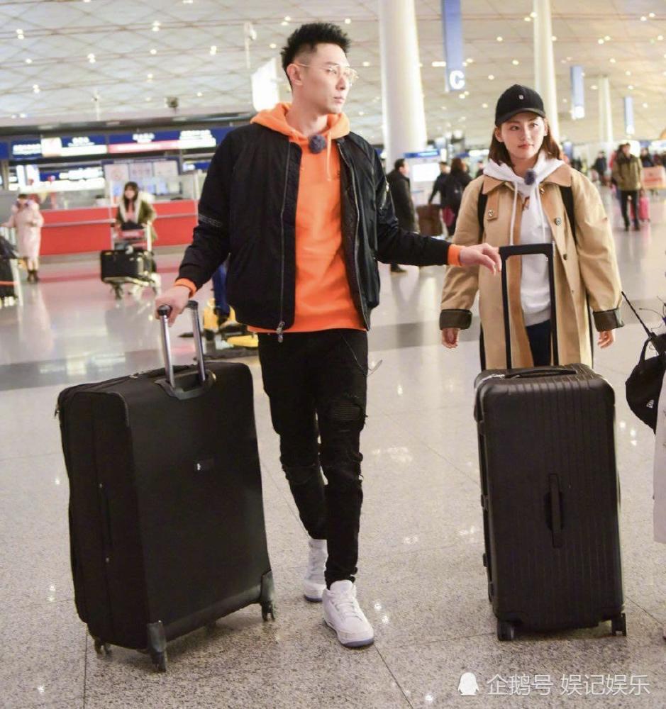 妻子的浪漫旅行2:张嘉倪剪了短发,谢娜膝盖上