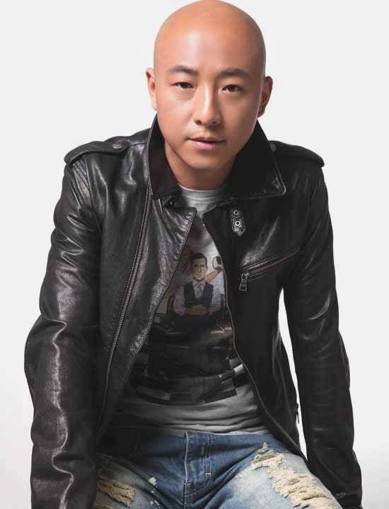 前零点乐队主唱,因为演了"吴天"之后变了