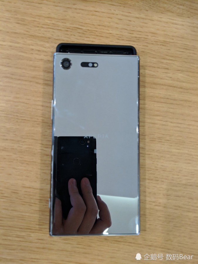 索尼Xperia XZ4手机壳对比老旗舰 更细更长了