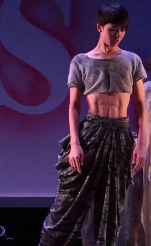 朱正廷的青春疼痛文学被粉丝嘲笑,终于知道他