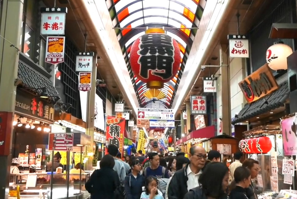 日本街头特色小章鱼,150日元一串,咬开后
