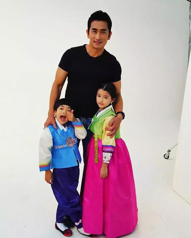 52岁车仁表近照曝光,天若有情播出13年颜值仍