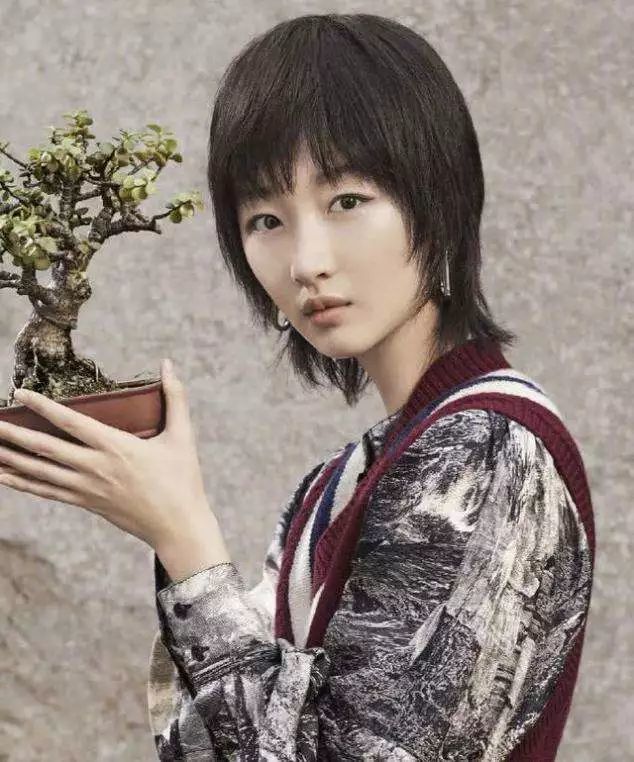 女明星穿成这样坐飞机,是骑马?微信有事搞笑图图片