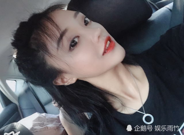 仙洋送娜美戒指,非常符合她的气质,网友:把小仙女当摆设?