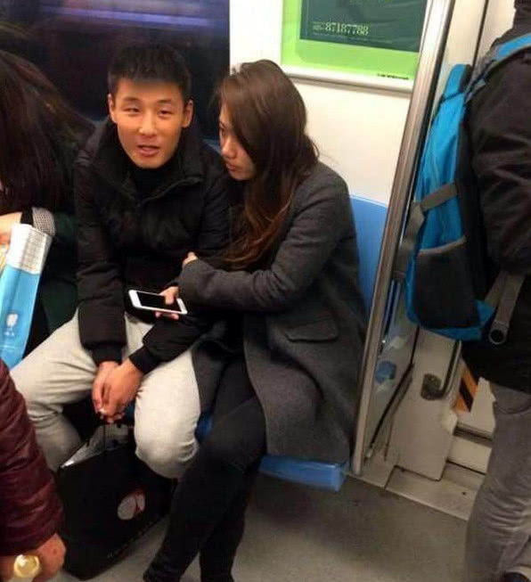 武磊最爱的他和她!引路人根宝赐予灯火 同路人