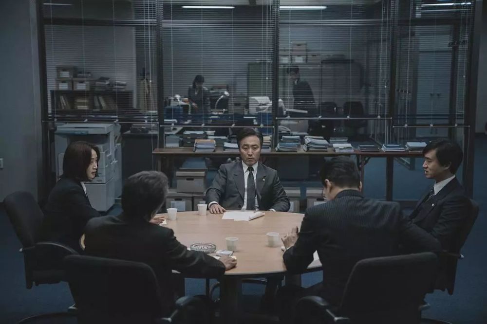 是什么怨愤和恨意,制造了韩国电影《国家破产