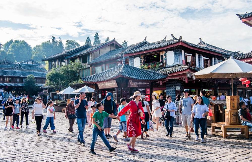 为什么云南丽江越骂越红,即使不是节假日也人