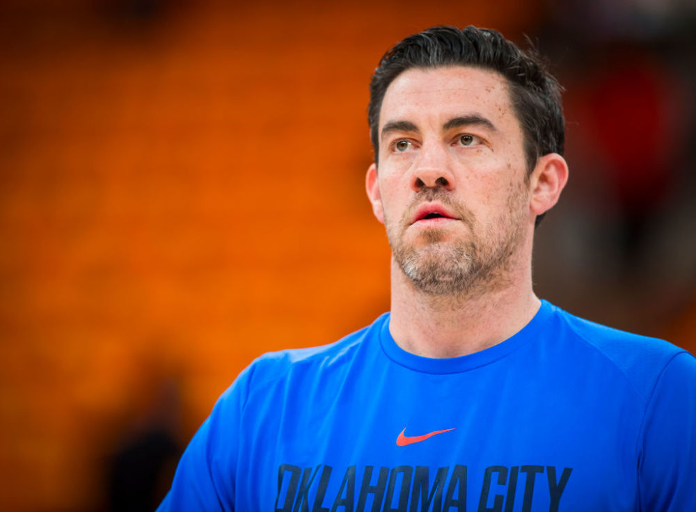 科里森球衣将被雷霆退役 成第一位获此殊荣的