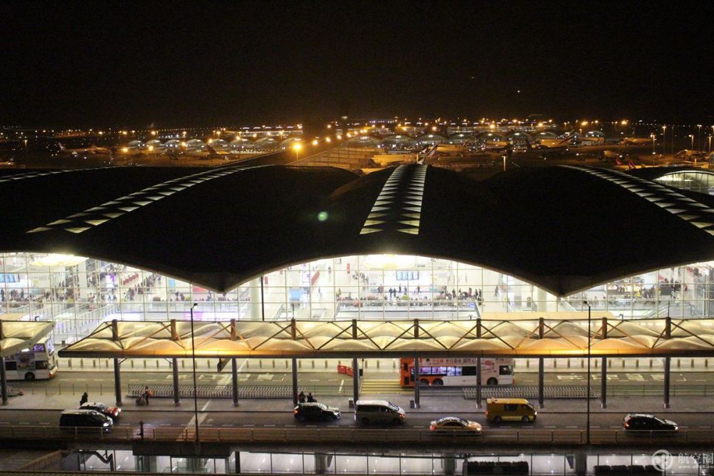 香港机场2018吞吐量创纪录 客运7470万 货运仍