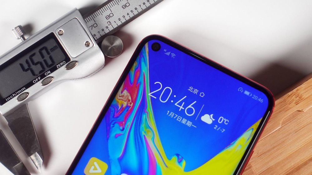 拍照是真好!荣耀V20详细评测:游戏测试,快否满