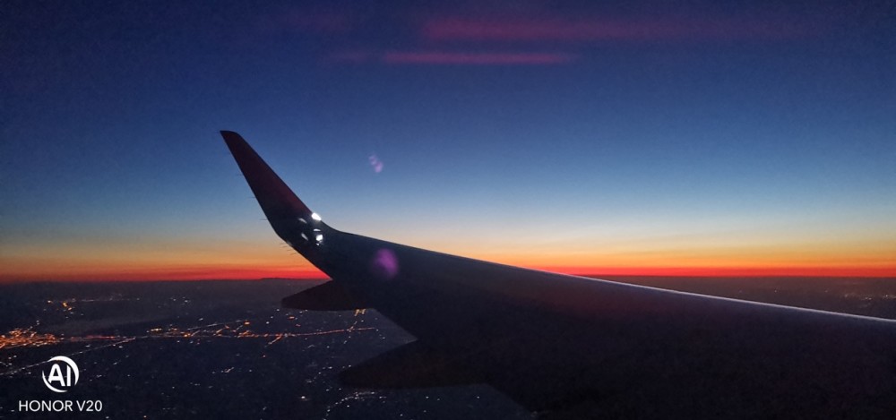 拍照是真好!荣耀V20详细评测:游戏测试,快否满