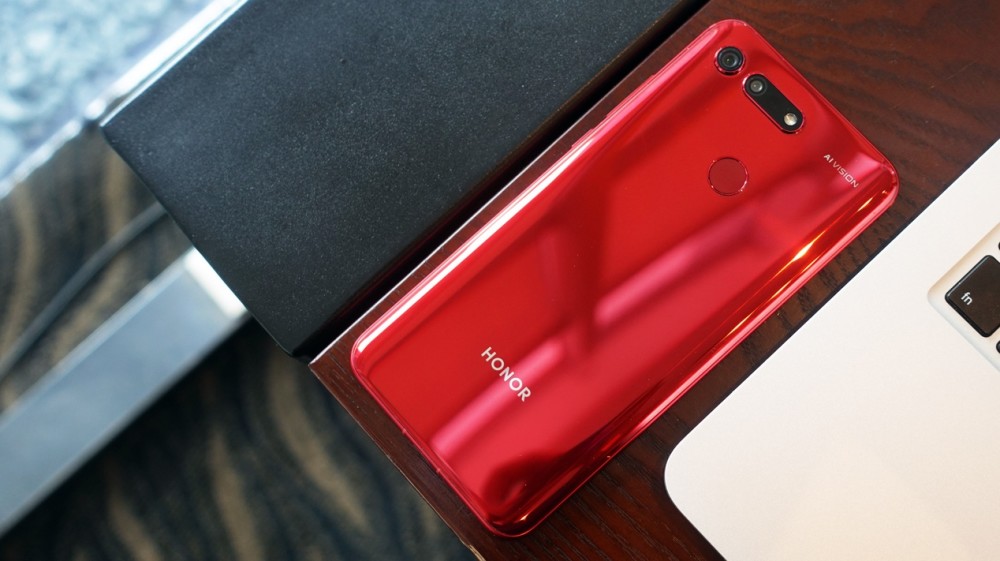 拍照是真好!荣耀V20详细评测:游戏测试,快否满