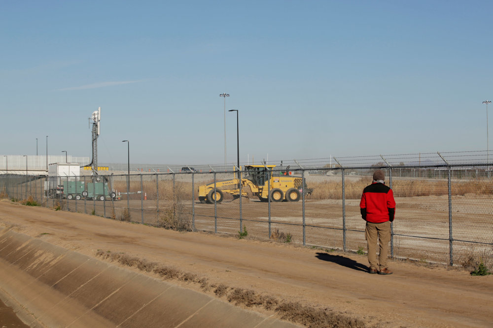 特朗普修边境墙要征地,当地民众死磕:不能修墙