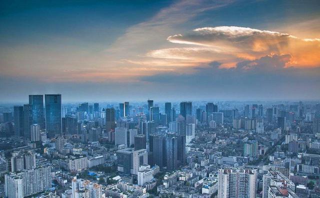 费钱、影响邻里和谐，老旧小区安装电梯实施困难，不安不是更好？