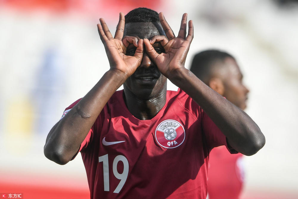 新京报:西亚95后接管亚洲杯 大四喜天才是国足