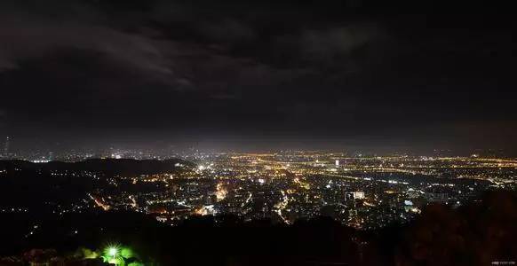 环球旅行家神威带你去台湾阳明山看日出