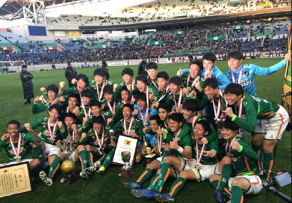 日本高中联赛决赛超5万现场观众 青森山田3年
