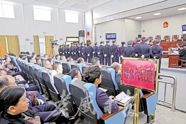 严姓的人口_严姓微信头像大全(2)