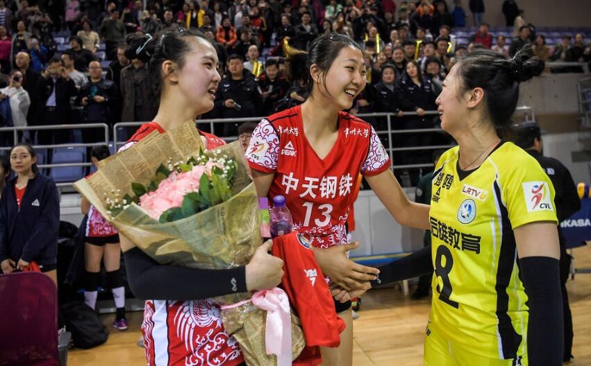 江苏女排四强引援仍悬念重重 胡铭媛比袁心玥