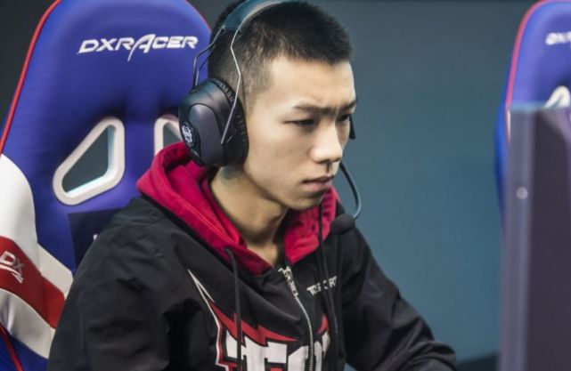 iG迎开门红国外粉丝化身小舔狗 Xx荣升六级