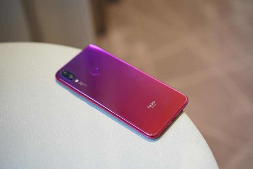 小米又被黑 红米Note7今天刚发售有人却说已经