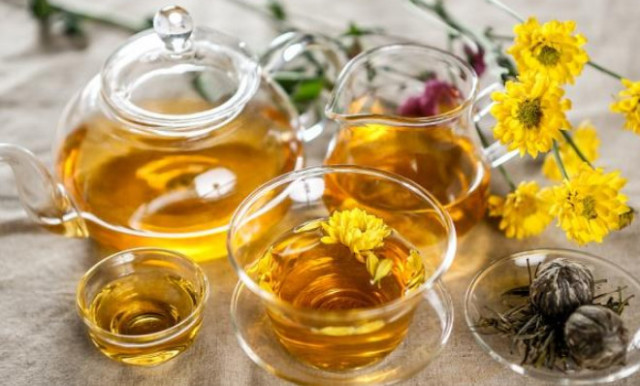 张仲景记载:菊花加"它"泡水,连喝一周,肾变好了,便秘也改善