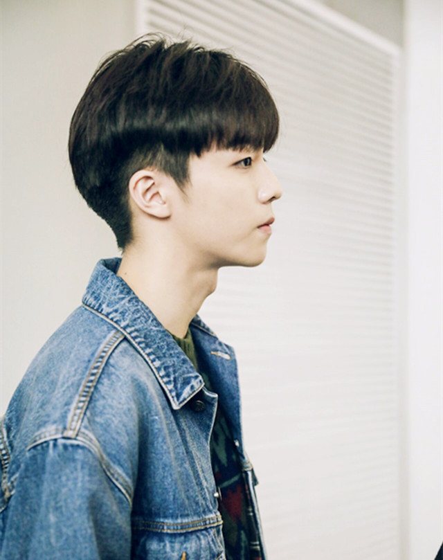 谢娜发布录制《快本》视频心情大好,颜值最高