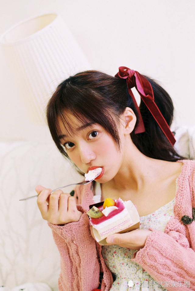 双马尾美少女可爱俏皮写真图片,网友:这样的也算美女吗?