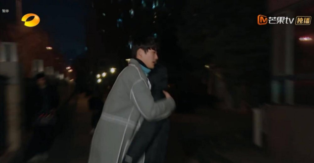 何雯娜李辰cp是炒作?女方回应:只是好朋友,有