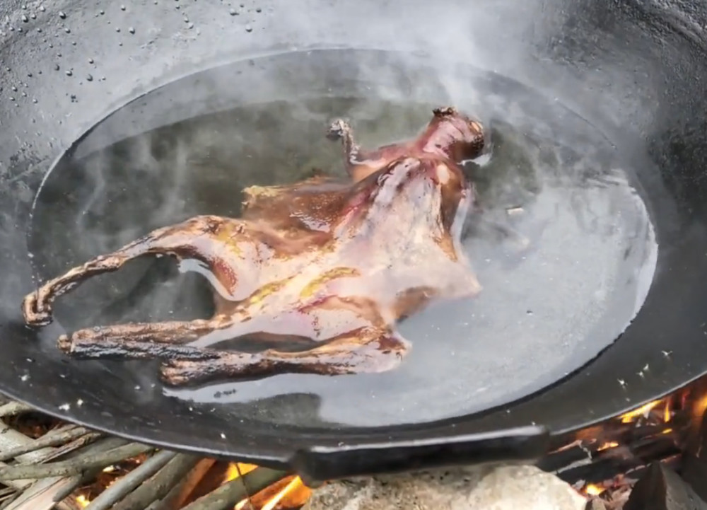 福建老鼠干正确打开方式，配辣椒蒜苗爆炒一锅，俩小伙根本不够吃